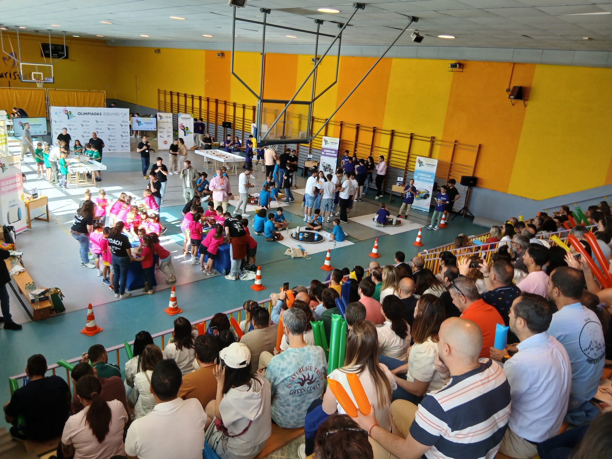 Imagen general de las Olimpiadas STEAM Edelvives celebradas en el Colegio Marista San José del Parque de Madrid