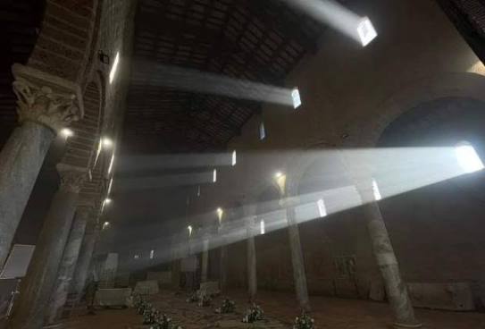 Foto interno Basilica Sant'Elia durante