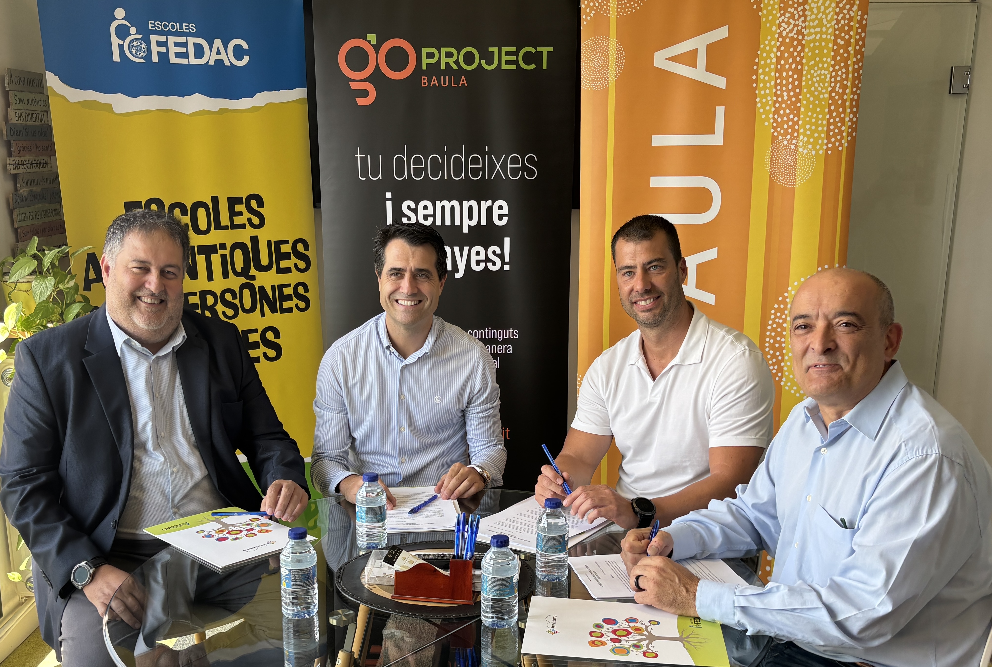 Javier Cendoya, director general de Grupo Edelvives, en su intervención antes de recoger el Premio a la Trayectora de los Premios Empresa del Año Banco Sabadell